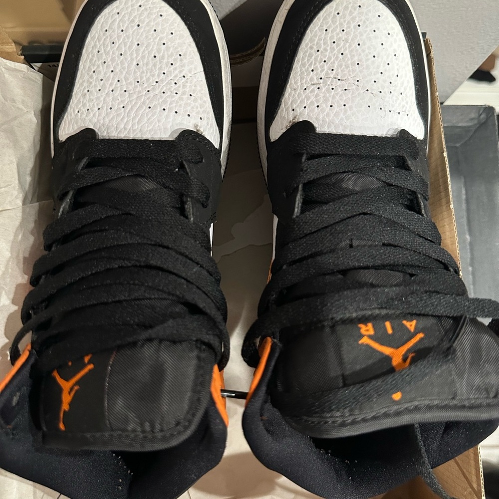 Jordan Air 1 Mid GS Black Starfish White Sneakers
